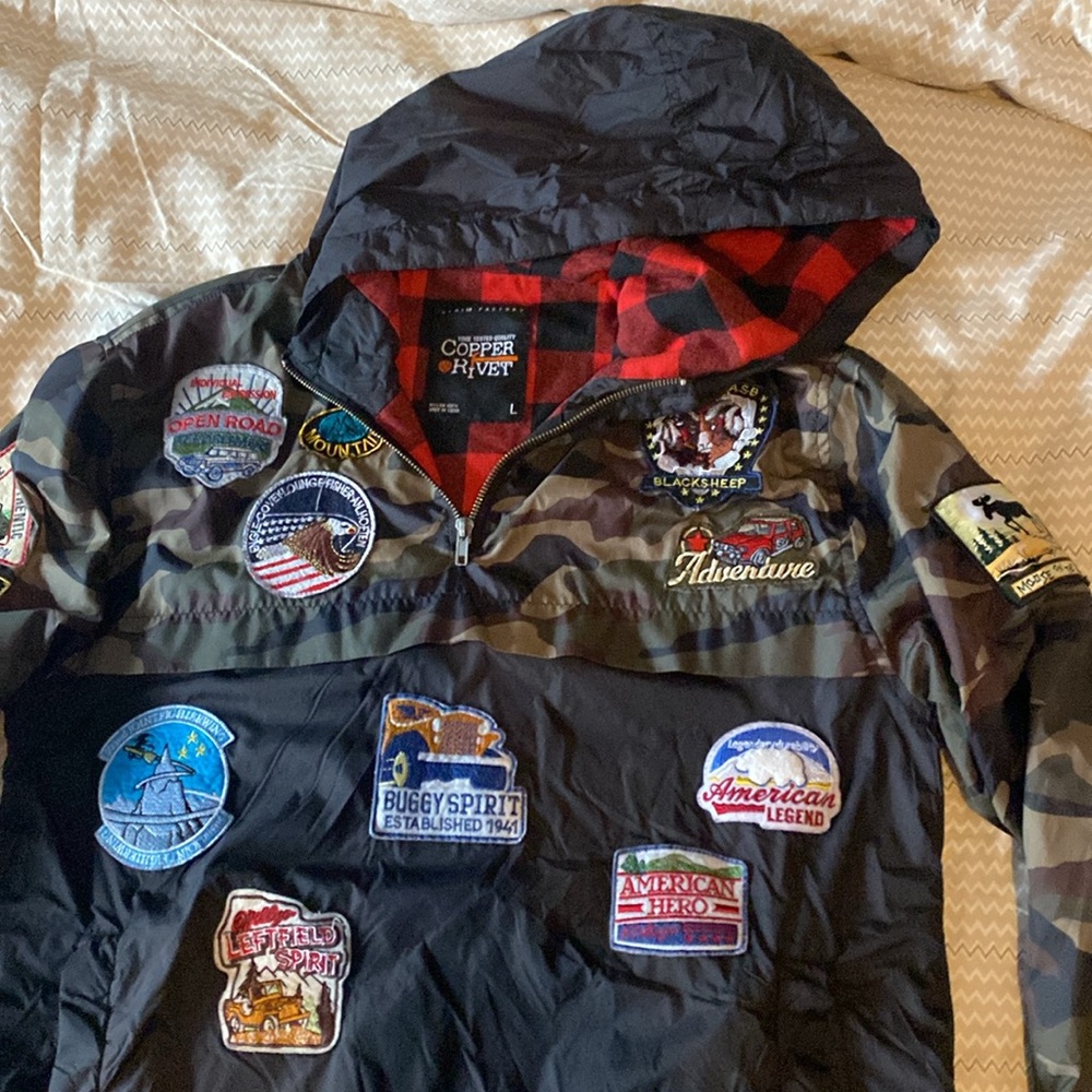 Copper Rivet windbreaker pullover jacket with patches - Picture 2 of 16